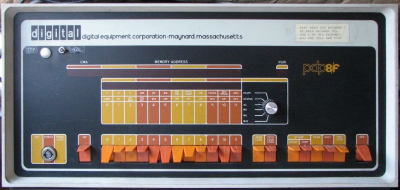 File:PDP-8F FrontPanel 720px.jpg